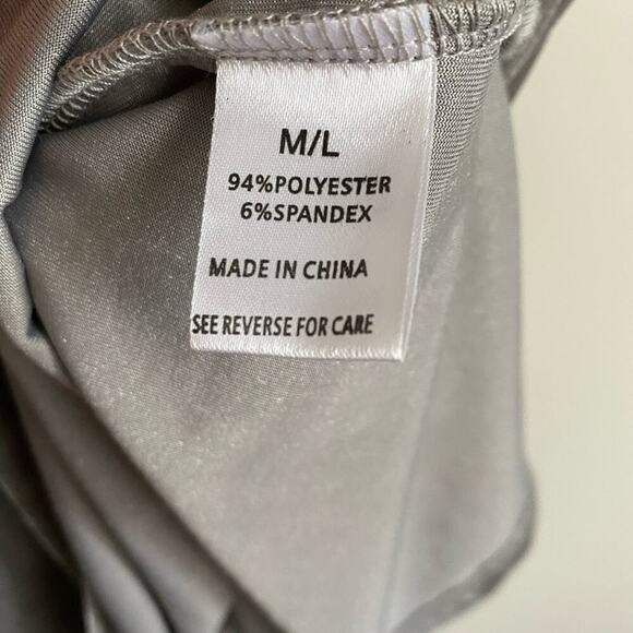 Wishlist Velvet Cuff Sleeve Gray M/L Top - Picture 3 of 4